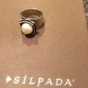 Silpada Sterling and Pearl ring EUC